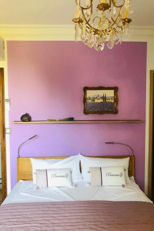 فينوف ليز أفيجْنْ B&B Oasis Des Lavandes - Chambre Coqueliot المظهر الخارجي الصورة