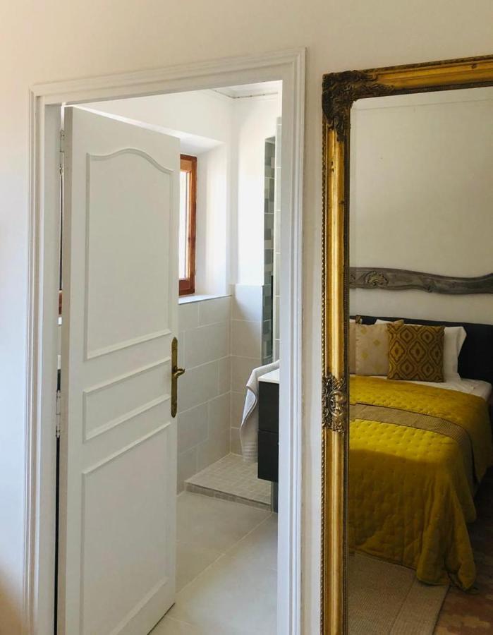 فينوف ليز أفيجْنْ B&B Oasis Des Lavandes - Chambre Coqueliot المظهر الخارجي الصورة