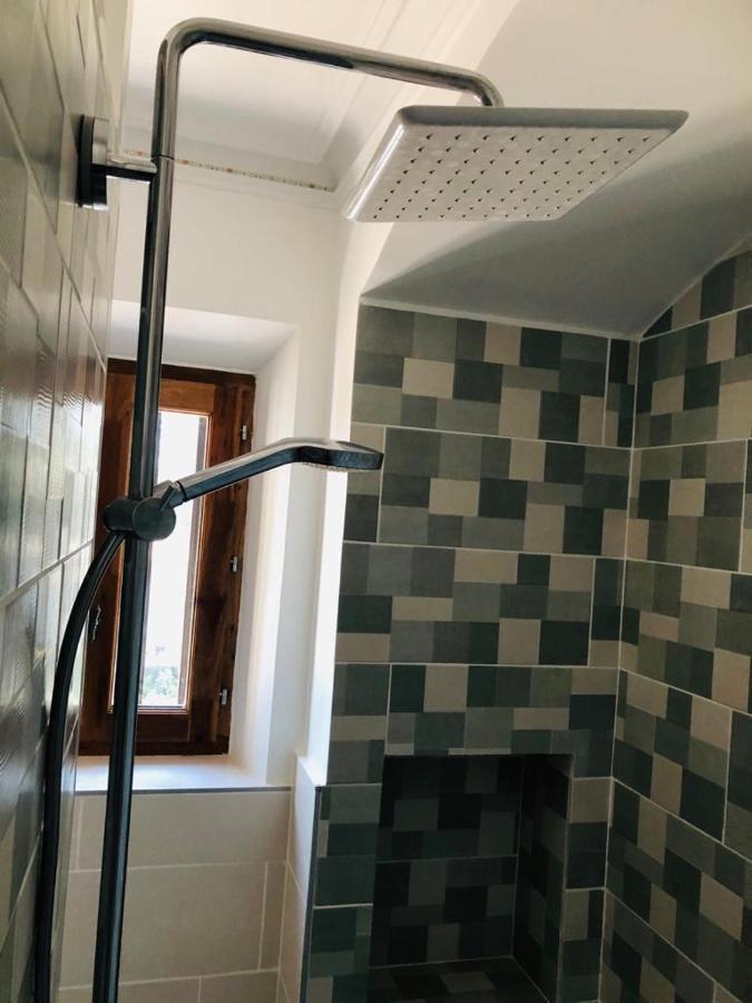 فينوف ليز أفيجْنْ B&B Oasis Des Lavandes - Chambre Coqueliot المظهر الخارجي الصورة